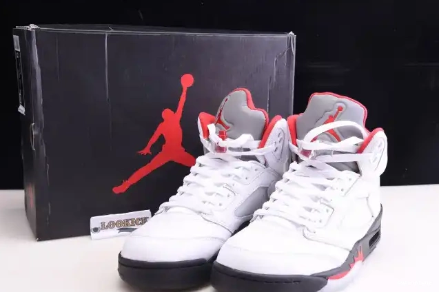 HYPE Tongue 5 DA1911-102 Jordan Retro Red (2020) Air Silver Fire 0418